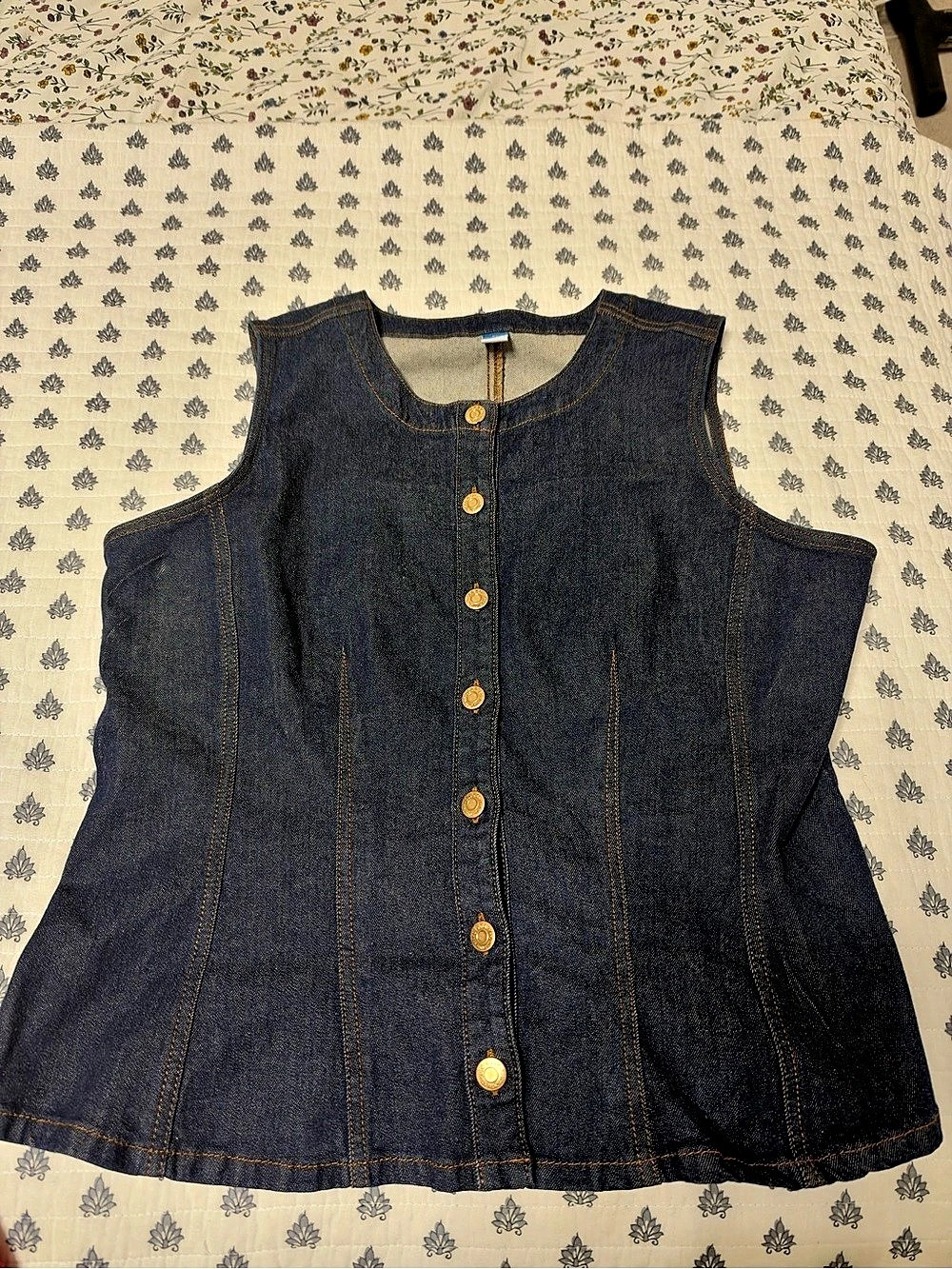 Old navy nwt size xl Neck Denim Vest Blue - Picture 2 of 4
